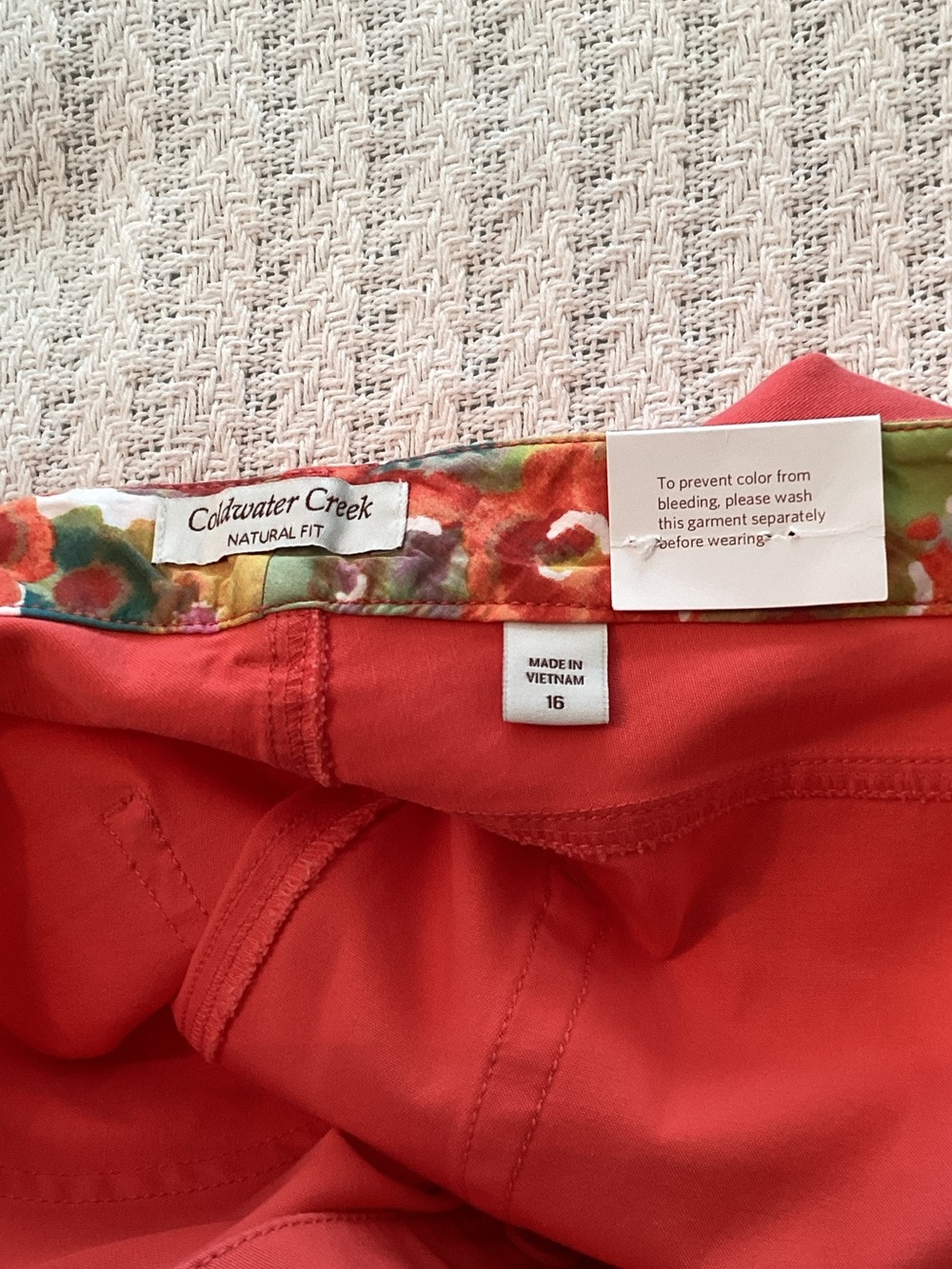 NWT Coldwater Creek Coral Crop Chinos Size 16 - Picture 3 of 4
